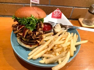 Cocok Buat Vegan, Burger Ini Berisi Irisan Jamur Maitake