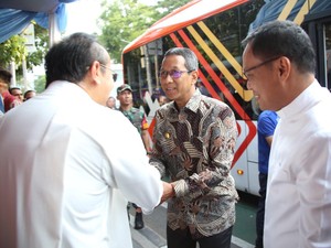 Naik TransJ, Heru Budi Keliling Tinjau Ibadah Natal ke Sejumlah Gereja