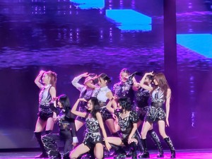 Lirik Lagu TWICE ONE SPARK Lengkap dengan Terjemahannya