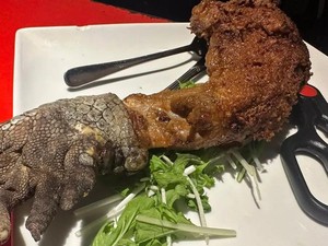 Hiii! Restoran Ini Jual Kaki Buaya Goreng hingga Sashimi Piranha