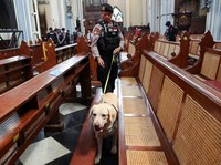 Jelang Misa Malam Natal, Gereja Katedral Disterilisasi