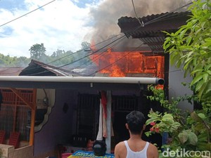 Kebakaran di Asrama Polisi Kloofkamp Jayapura, 17 Rumah Hangus Terbakar