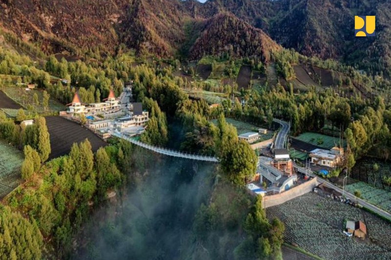 Jembatan Kaca dan Terminal Seruni Point di Kawasan BTS (Bromo Tengger Semeru). (Dok. PUPR)