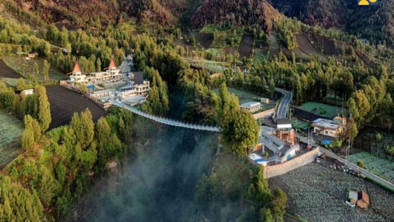 Jembatan Kaca dan Terminal Seruni Point di Kawasan BTS (Bromo Tengger Semeru). (Dok. PUPR)