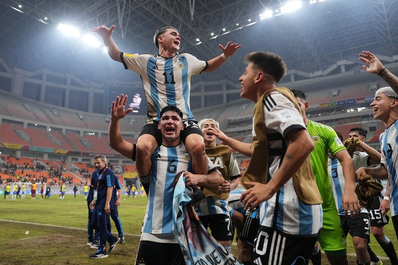 Suasana Jakarta Internasional Stadium (JIS) Selasa (4/7/2023). Jakarta International Stadium (JIS) di Ancol, Jakarta Utara akan direnovasi pemerintah. JIS disebut masuk dalam daftar stadion sepak bola yang akan menjadi tempat pertandingan Piala Dunia U-17 pada 10 November sampai dengan 2 Desember 2023. (CNBC Indonesia/Faisal Rahman) Suasana Jakarta Internasional Stadium (JIS) Selasa (4/7/2023). Jakarta International Stadium (JIS) di Ancol, Jakarta Utara akan direnovasi pemerintah. JIS disebut masuk dalam daftar stadion sepak bola yang akan menjadi tempat pertandingan Piala Dunia U-17 pada 10 November sampai dengan 2 Desember 2023. (CNBC Indonesia/Faisal Rahman)