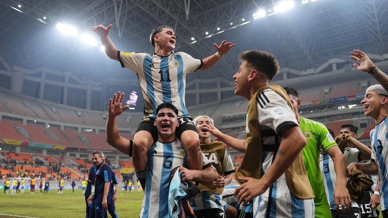 Suasana Jakarta Internasional Stadium (JIS) Selasa (4/7/2023). Jakarta International Stadium (JIS) di Ancol, Jakarta Utara akan direnovasi pemerintah. JIS disebut masuk dalam daftar stadion sepak bola yang akan menjadi tempat pertandingan Piala Dunia U-17 pada 10 November sampai dengan 2 Desember 2023. (CNBC Indonesia/Faisal Rahman)
