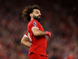 Salah Pergi, Liverpool Dibebani Utang
