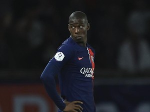 Krisis Bek Tengah, Milan Mau Pinjam Bek PSG Ini