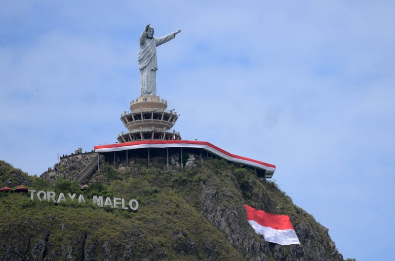 Pembangunan Objek Wisata Rohani Patung Yesus Kristus setinggi 61 meter di Bukit Sibea-bea Desa Janji Martahan Kecamatan Harian. (Samosirkab.go.id)