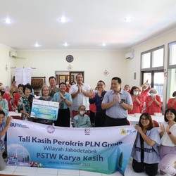 Sambut Natal, Perokris PLN Berbagi Kasih dengan 6 Panti