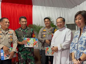 Kunjungi Pos Polisi, Katedral Jakarta Apresiasi Pengamanan Natal TNI-Polri