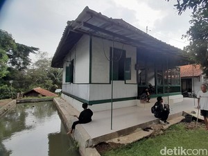 Unik! Rumah Jadul Ratusan Tahun di Sumedang Ini Diminati Jutawan
