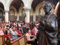 Potret Misa Natal di Gereja Katedral Jakarta Berjalan Khidmat