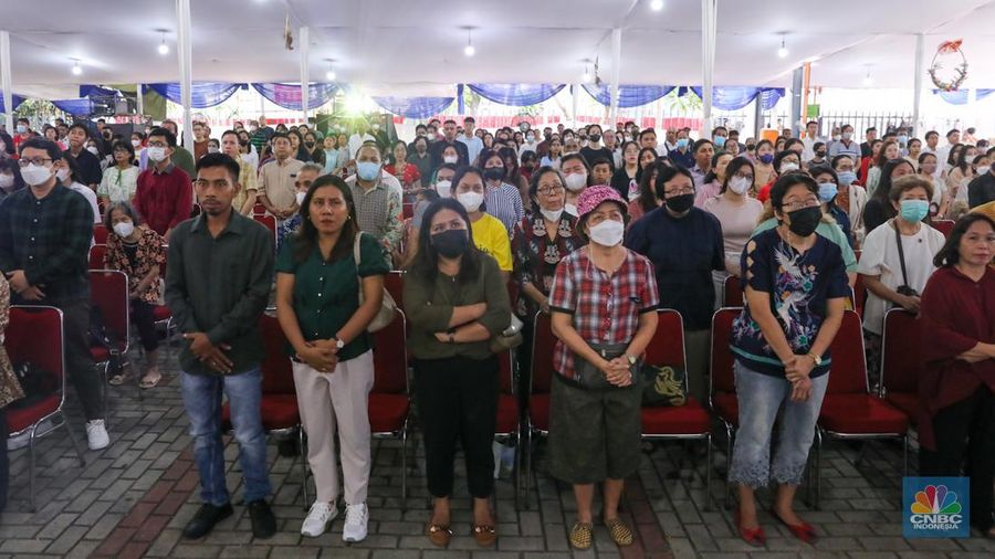 Suasana pelaksaan Misa Natal di Gereja Katedral, Jakarta, Senin (25/12/2023). (CNBC Indonesia/Faisal Rahman)