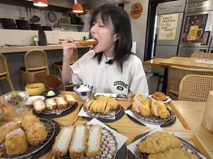 YouTuber Ini Tetap Langsing Meski Hobi Mukbang Jumbo, Ini Rahasianya