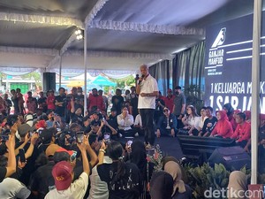 Ganjar Janji Bakal Biayai Pendidikan Anak Keluarga Miskin hingga Kuliah