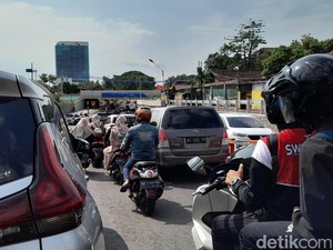 Lalin di Viaduk Gilingan Mulai Macet Sore Ini