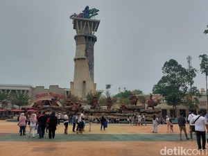 Libur Natal, Pengunjung Padati Kawasan Dufan Ancol