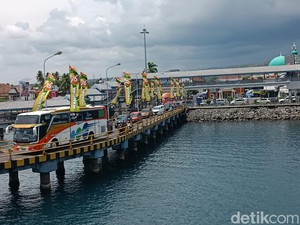 Melandai, Volume Kendaraan di Ketapang Diprediksi Kembali Naik 27 Desember