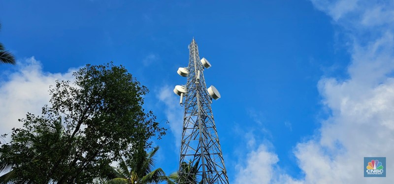 Presiden Joko Widodo meresmikan Pengoperasian Sinyal BTS 4G BAKTI dan Akses Internet di Daerah 3T serta pengoperasian Integrasi Satria-1 di Kepulauan Talaud, Sulawesi Utara, pada hari Kamis (28/12/2023). Presiden Joko Widodo meresmikan Pengoperasian Sinyal BTS 4G BAKTI dan Akses Internet di Daerah 3T serta pengoperasian Integrasi Satria-1 di Kepulauan Talaud, Sulawesi Utara, pada hari Kamis (28/12/2023). (CNBC Indonesia/Kartini Bohang)