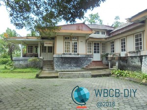 Pesanggrahan Taman Siswa Kaliurang, Villa Omah Putih yang Disebut Angker