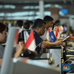 Orang RI Liburan ke Luar Negeri Anjlok 23,32%, Pertanda Duit Menipis?