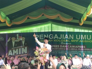 Anies Bilang Begini saat Ada yang Teriak Belimbing Sayur