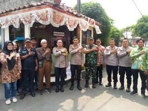 Aparat Gabungan Patroli Keamanan Jelang Tahun Baru di Setiabudi Jaksel