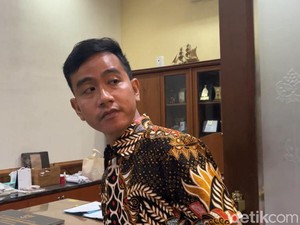 Respons Gibran soal Viral Serangan Bansos sampai Tingkat RT