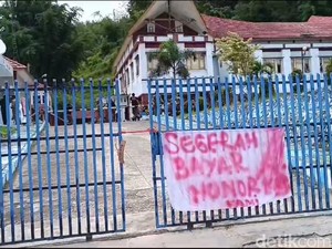 Honorer Satpol PP Mamasa Segel Lagi Kantor BPKD, Tagih Tunggakan 3 Bulan Gaji