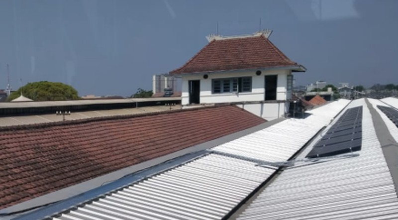 KAI pasang PLTS di gedung QC. (Dok. KAI)