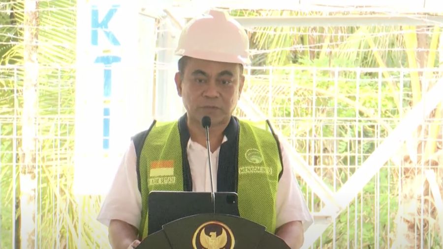 Menkominfo Budi Arie Setiadi saat peresmian Pengoperasian BTS 4G BAKTI Kominfo an Integrasi SATRIA-1. (YouTube/Sekretariat Presiden)