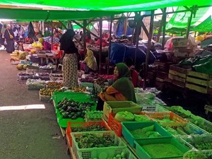 Kepala Dinas Perdagangan Kota Bima Klaim Harga Bahan Pokok Normal