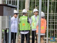 Momen Jokowi Cek Langsung Tol Langit di Ujung Indonesia