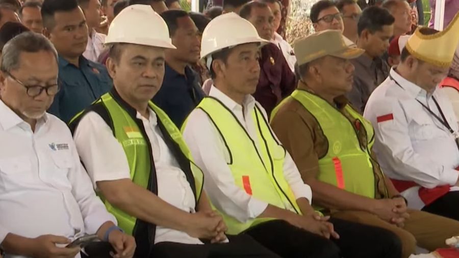 Presiden Joko Widodo saat menghadiri peresmian Pengoperasian BTS 4G BAKTI Kominfo dan Integrasi SATRIA-1. (YouTube/Sekretariat Presiden)