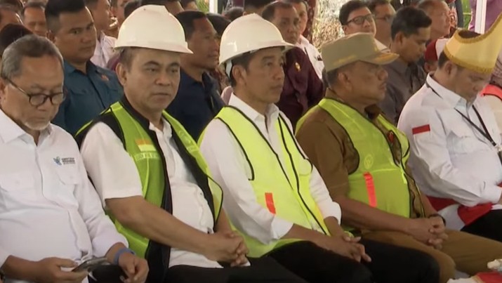 Foto: Presiden Joko Widodo saat menghadiri peresmian Pengoperasian BTS 4G BAKTI Kominfo dan Integrasi SATRIA-1. (YouTube/Sekretariat Presiden)