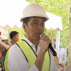 Saat Jokowi Tes Akses Internet 4G dari Talaud Sulawesi Utara