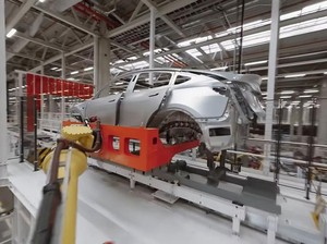 Duh, Robot Tesla Serang Karyawan di Pabrik hingga Terluka