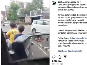 Viral Bocah Naik Sepeda Listrik di Jalan Raya, Endingnya Kecelakaan