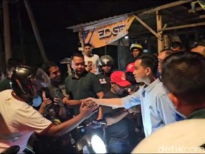 Momen Gibran Turun Mobil Demi Sapa Simpatisan Bermotor di Kupang