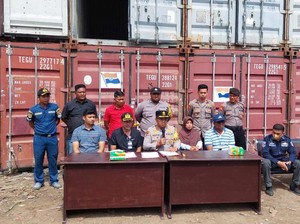 Polisi Amankan 1 Kontainer Sianida di Halsel, Syahbandar-Ekspedisi Diperiksa