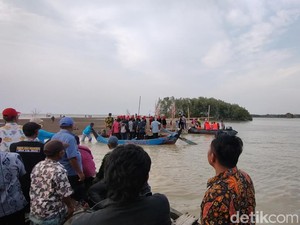Kisah Penemuan Arnavat, Pulau Baru yang Muncul di Sayung Demak