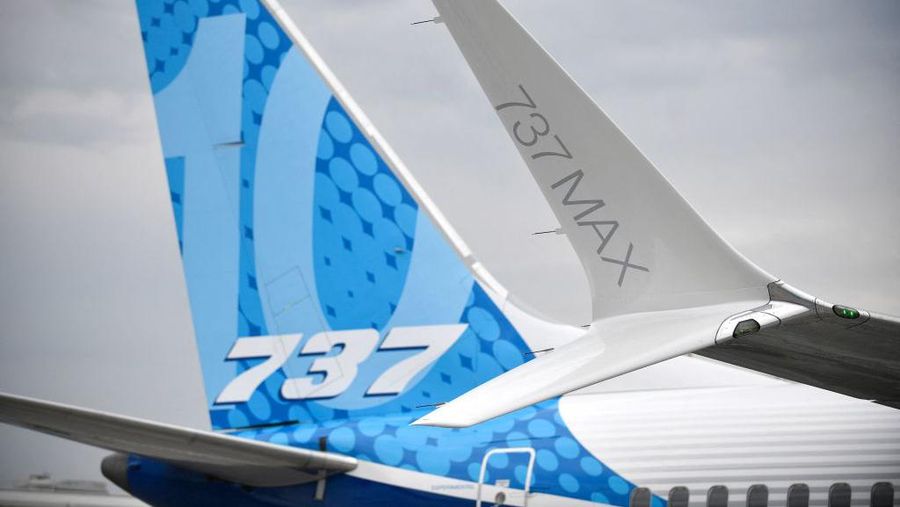 Pesawat Boeing 737 MAX. (JULIEN DE ROSA/AFP via Getty Images)