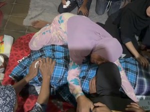 Pecah Tangis Amal Pembunuh Kakak Kandung di Maros Saat Diminta Ibu Melayat