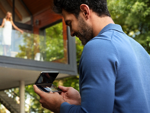 Era Baru Smartphone Foldable, Dukung Pebisnis Sat-set Multitasking