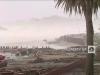 Video: Bak Tsunami! Ombak Besar Hantam Pesisir California