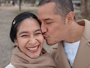 Happy Salma Ungkap Awalnya Tak Tahu Suami Bangsawan Bali