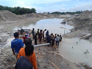 Tangan Lepas dari Ayah, Bayu Penambang Timah Tewas Tertimbun Longsor