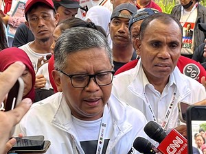 Hasto Anggap Pertemuan Jokowi dan Airlangga Hal Wajar