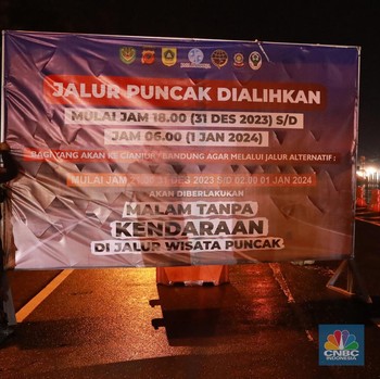 Detik-Detik Tahun Baru 2024, Jalur Puncak Ditutup Total